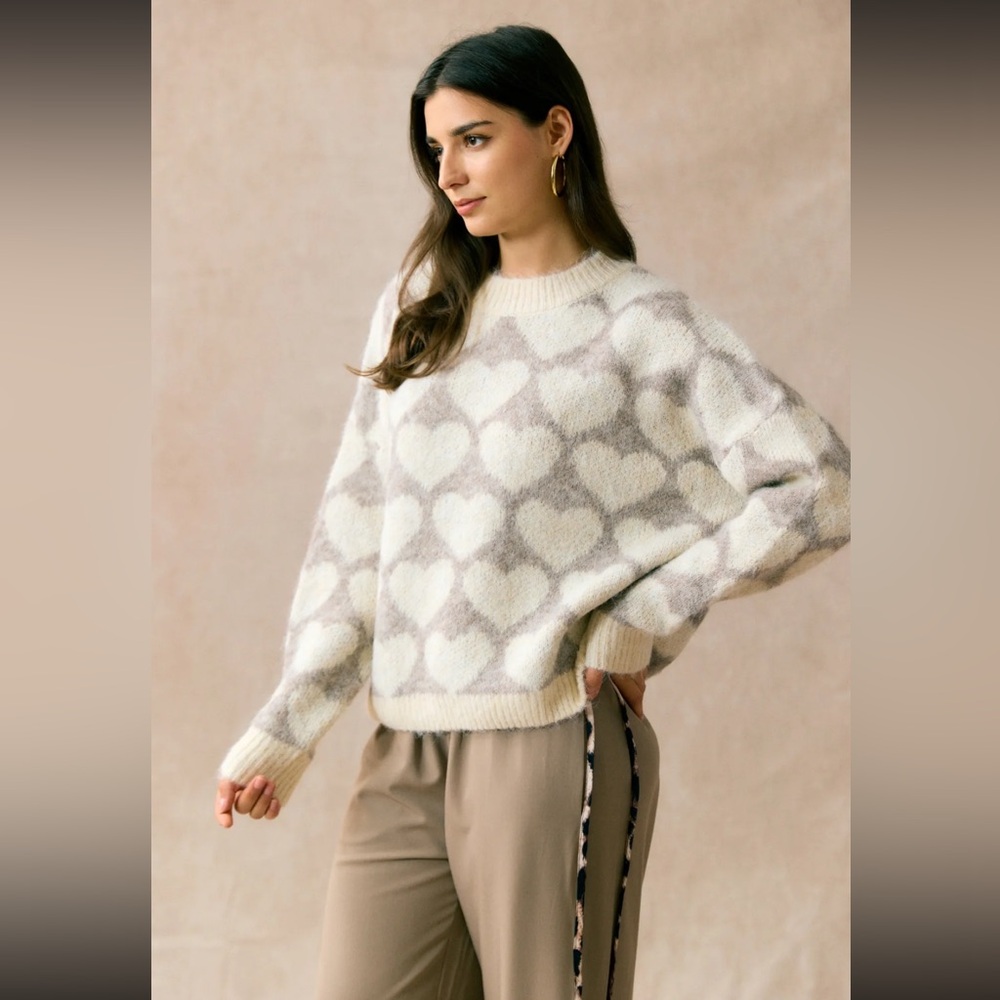 FABULOUS HEART OVERSIZED SWEATER FROM PARIS FRANCE